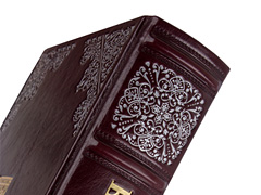 Купить Библию в кожаном переплете, бордовая, синоидальный перевод. Фото 1